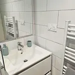 Fontaine - Centre - Wifi - Clim شقة *